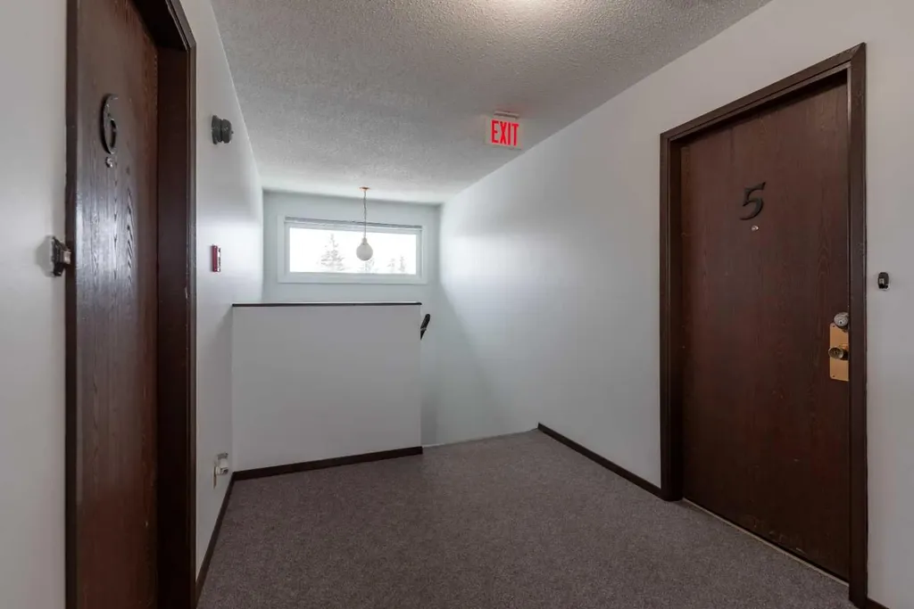 5502 49 Avenue Lloydminster SK S0M 0V4