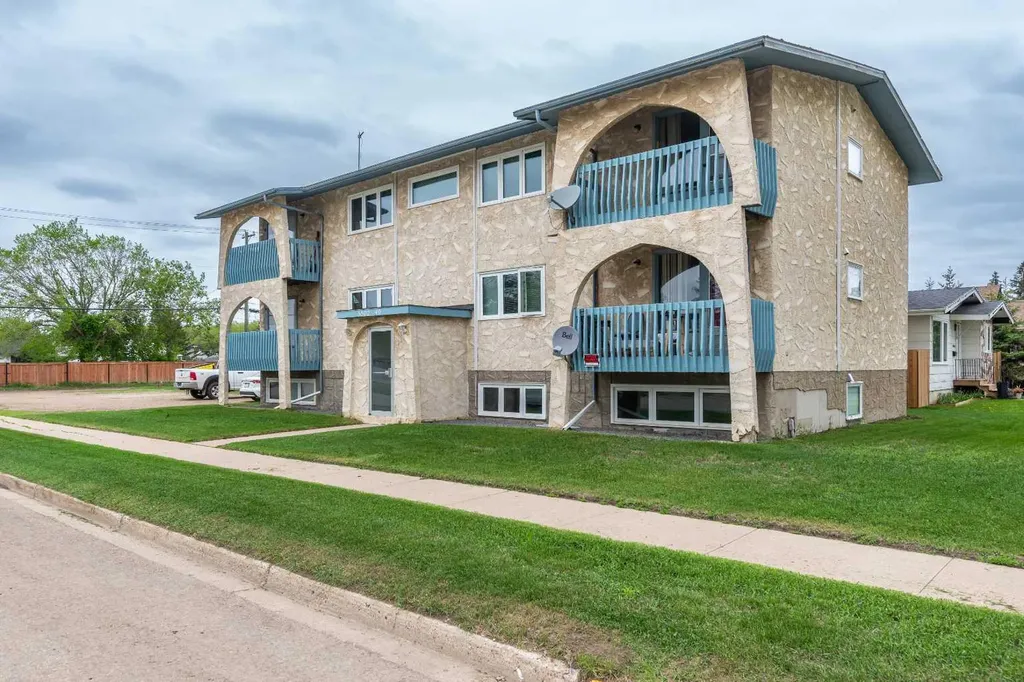 5502 49 Avenue Lloydminster SK S0M 0V4