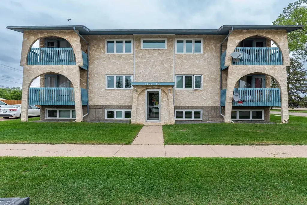 5502 49 Avenue Lloydminster SK S0M 0V4