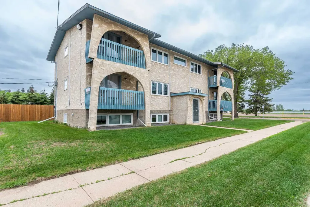 5502 49 Avenue Lloydminster SK S0M 0V4