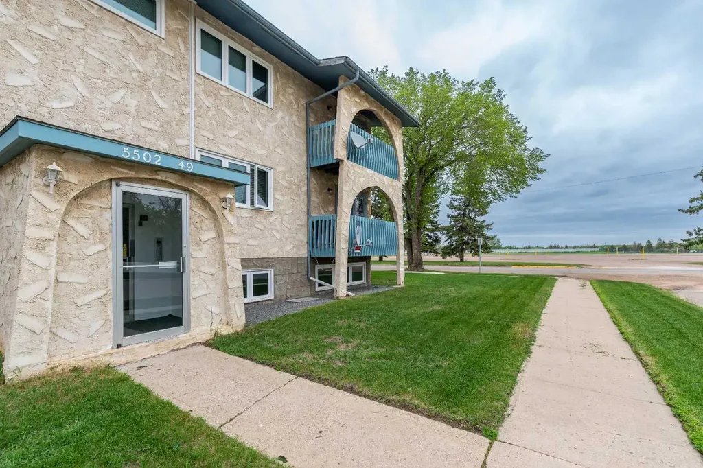 5502 49 Avenue Lloydminster SK S0M 0V4