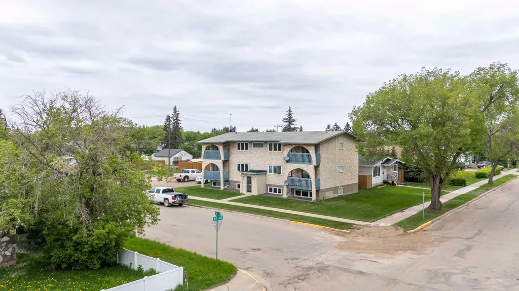 5502 49 Avenue Lloydminster SK S0M 0V4