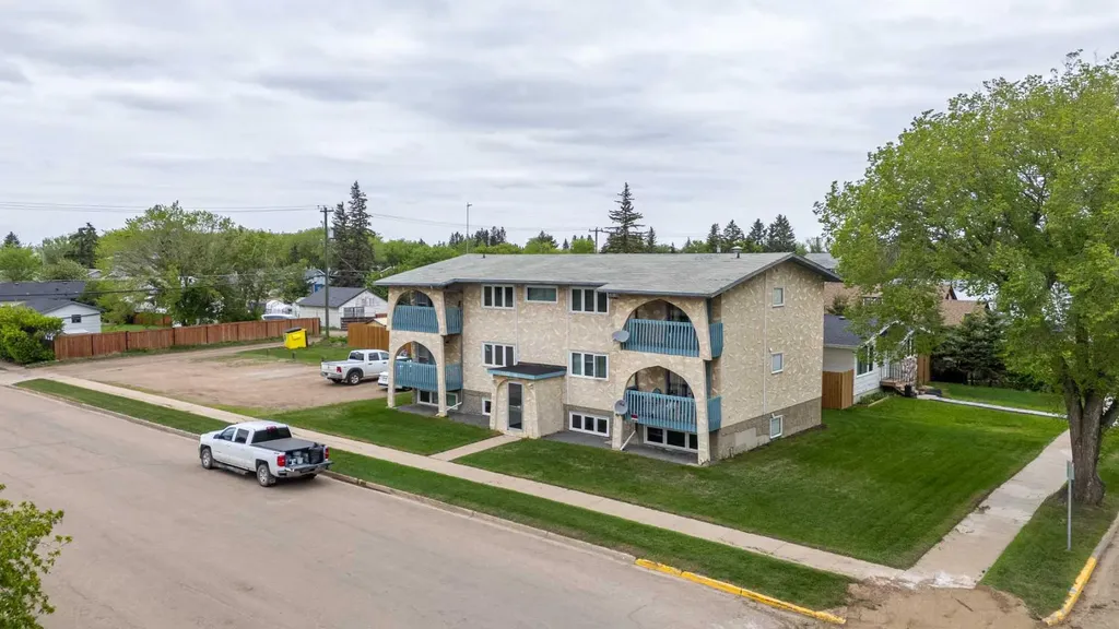 5502 49 Avenue Lloydminster SK S0M 0V4