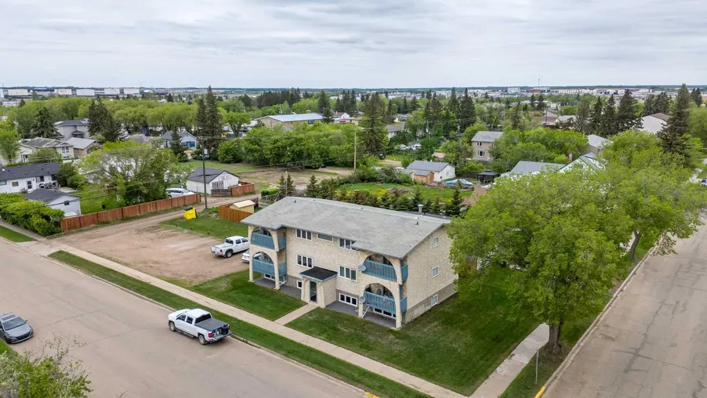 5502 49 Avenue Lloydminster SK S0M 0V4