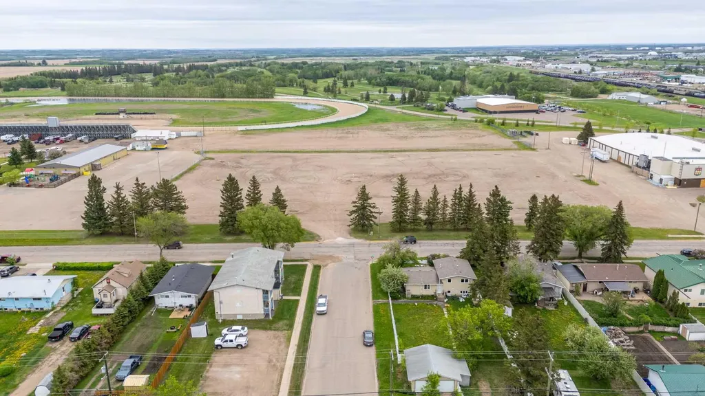 5502 49 Avenue Lloydminster SK S0M 0V4