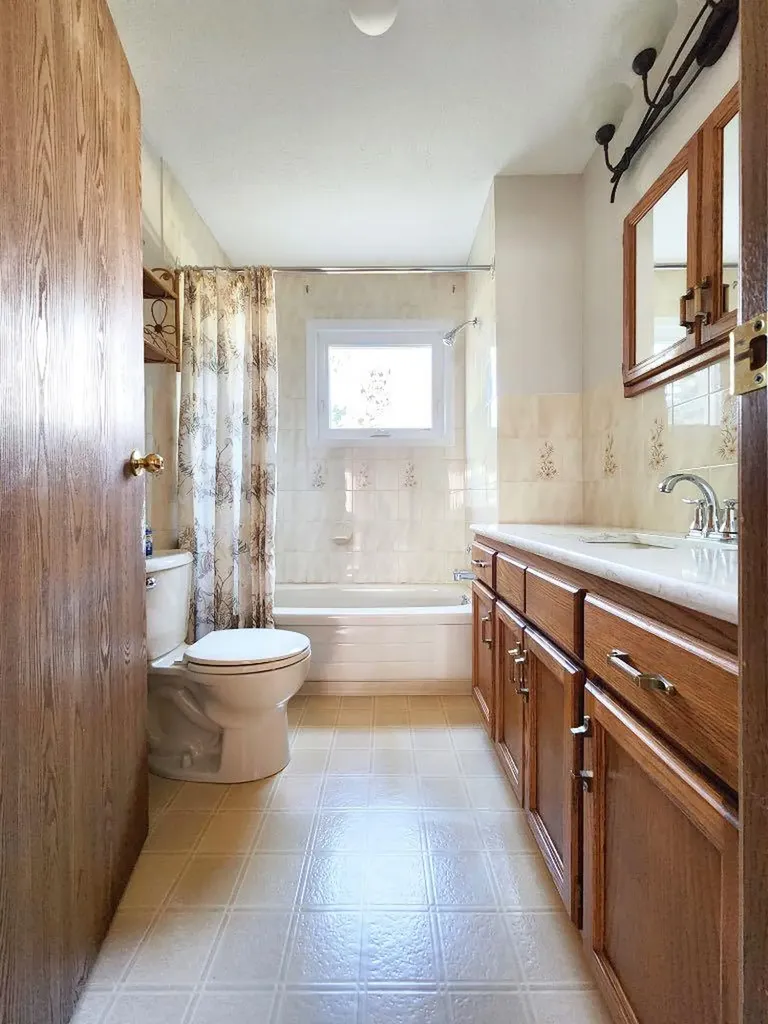112 43 Avenue W Claresholm AB T0L0T0