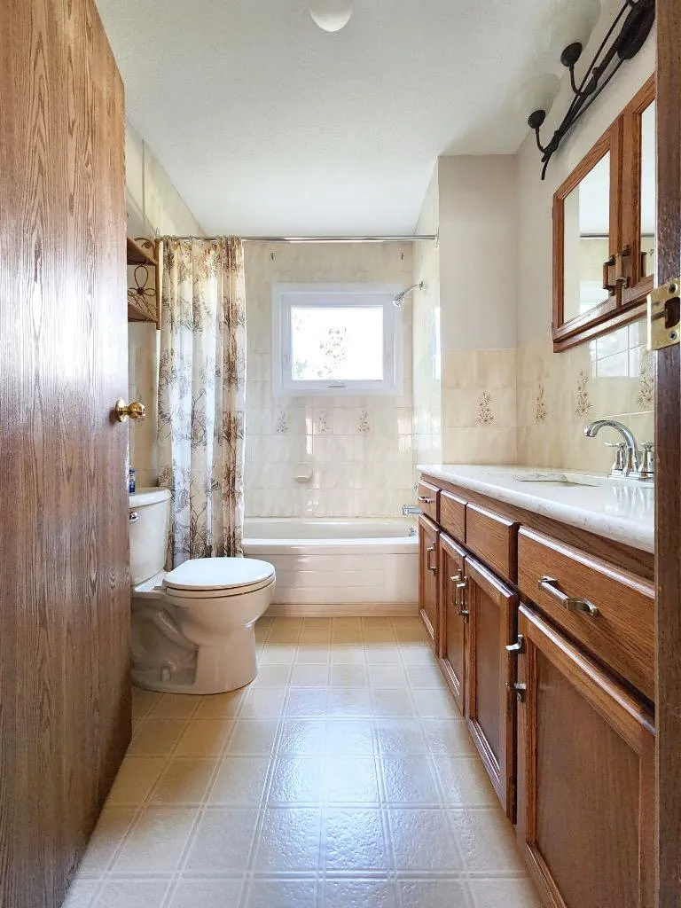 112 43 Avenue W Claresholm AB T0L0T0