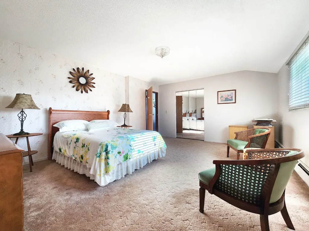 112 43 Avenue W Claresholm AB T0L0T0