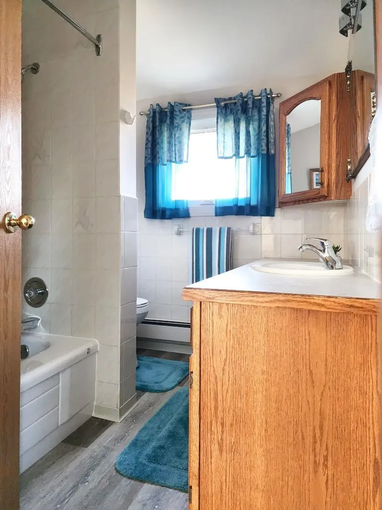 112 43 Avenue W Claresholm AB T0L0T0