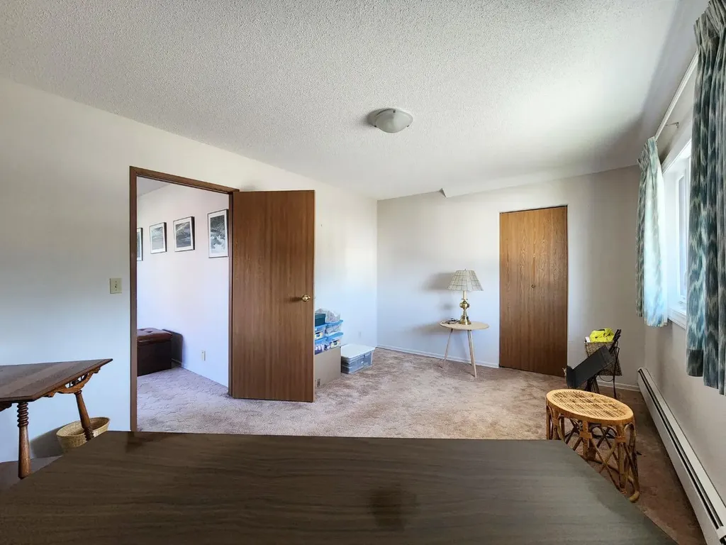 112 43 Avenue W Claresholm AB T0L0T0