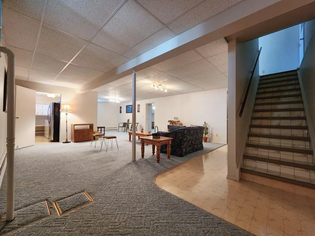112 43 Avenue W Claresholm AB T0L0T0