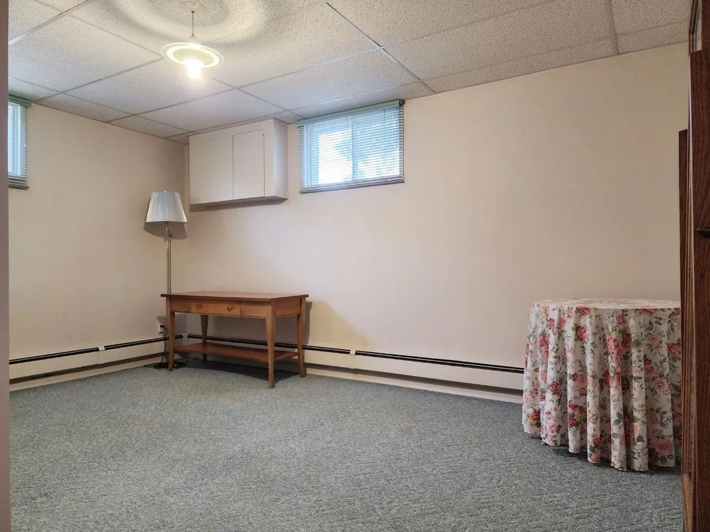 112 43 Avenue W Claresholm AB T0L0T0