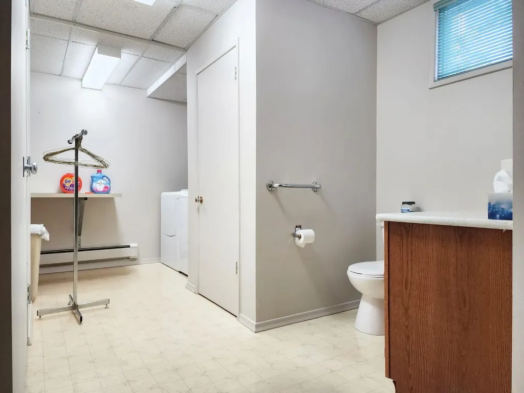 112 43 Avenue W Claresholm AB T0L0T0