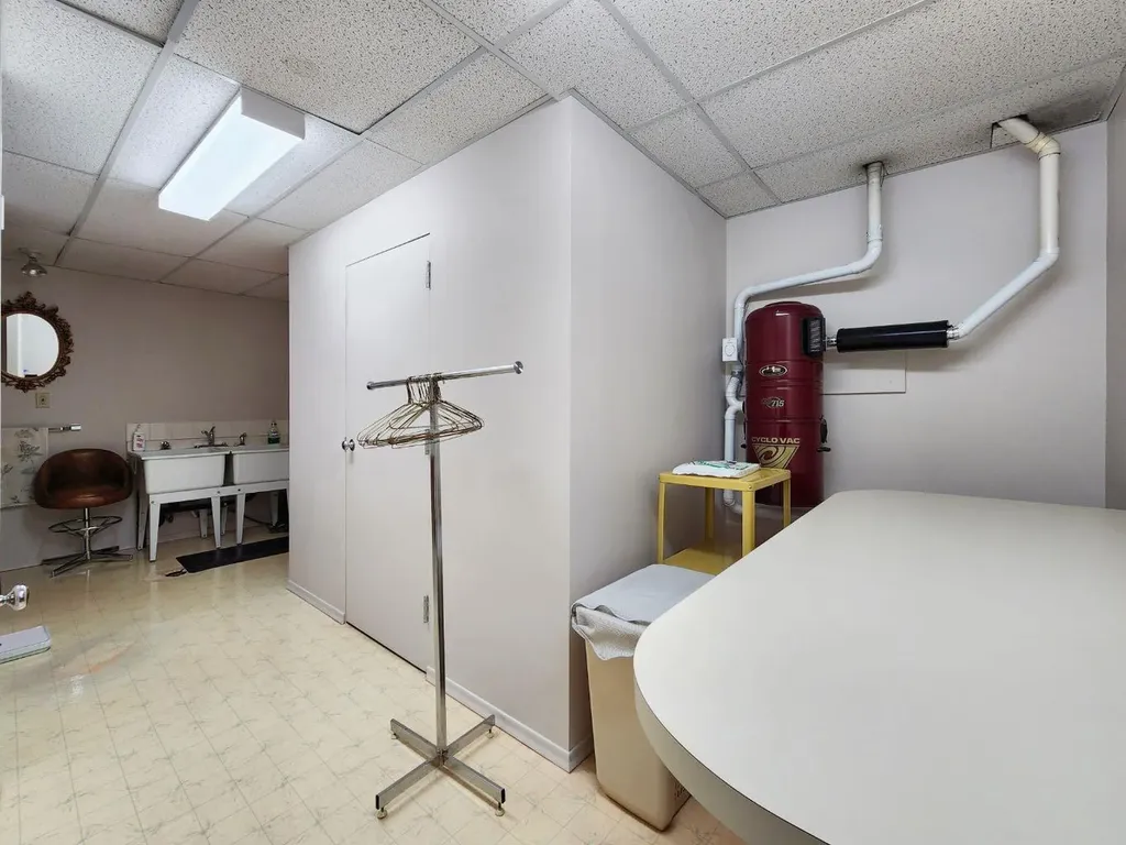 112 43 Avenue W Claresholm AB T0L0T0