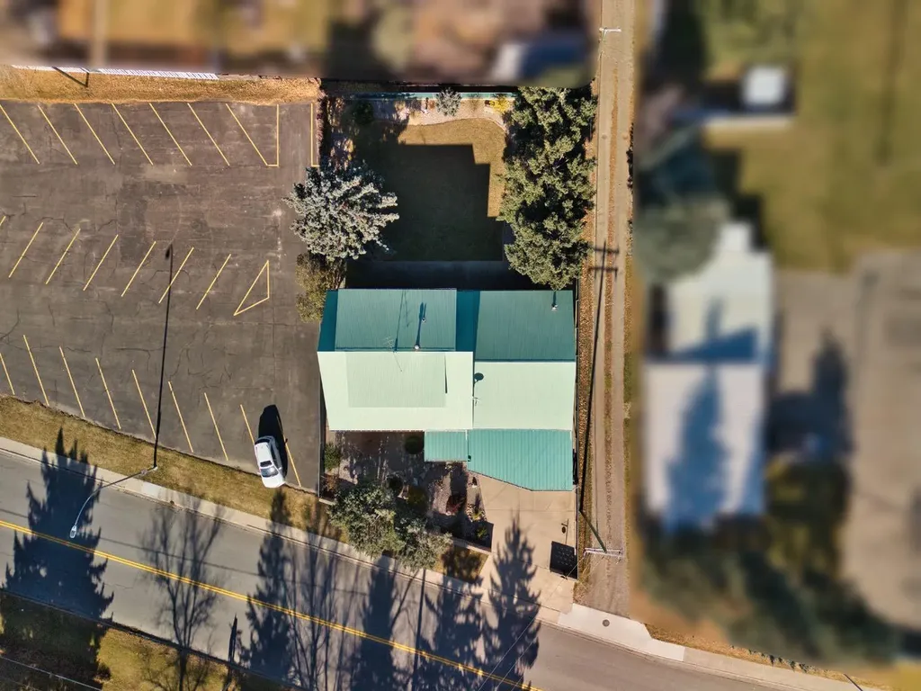 112 43 Avenue W Claresholm AB T0L0T0