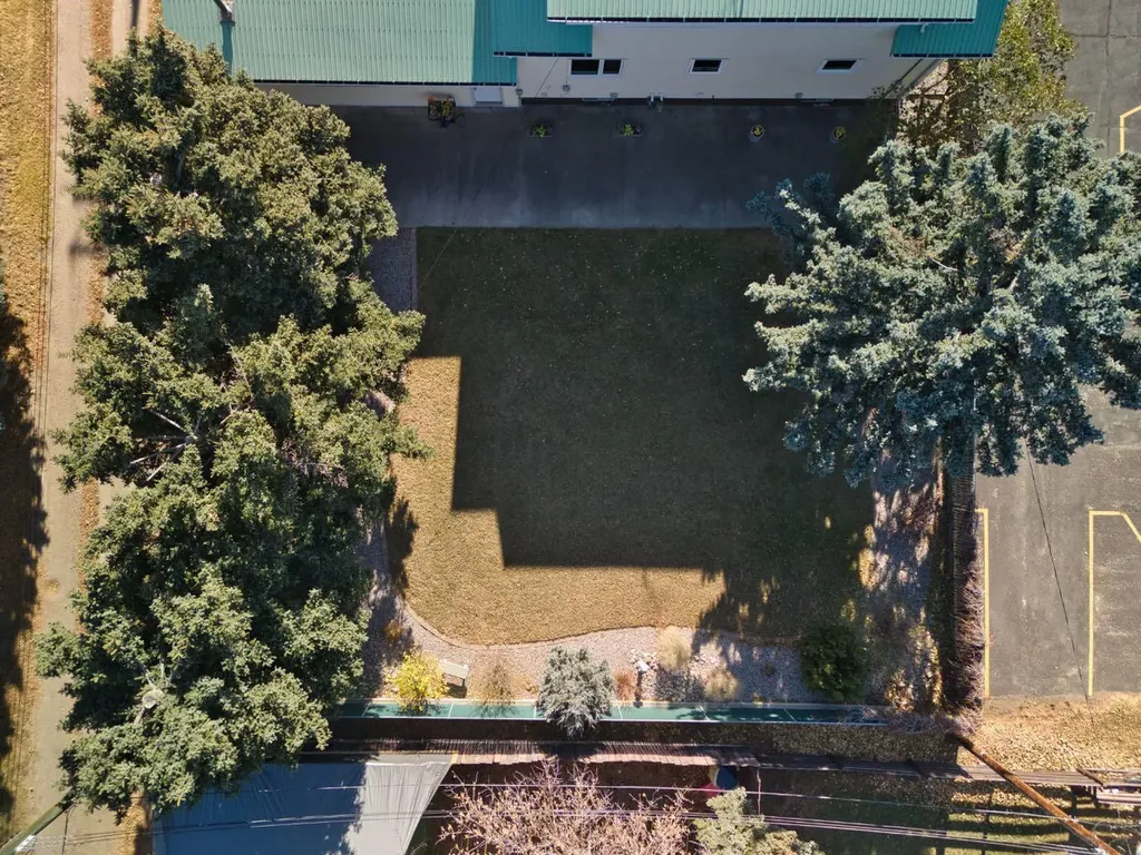 112 43 Avenue W Claresholm AB T0L0T0