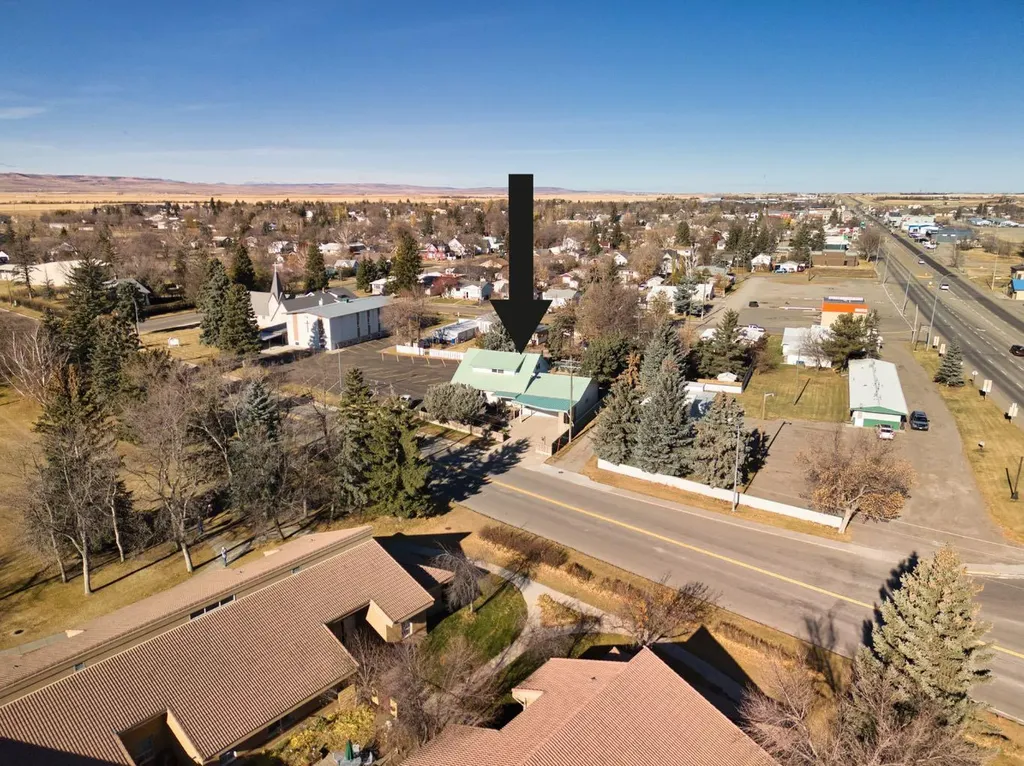 112 43 Avenue W Claresholm AB T0L0T0
