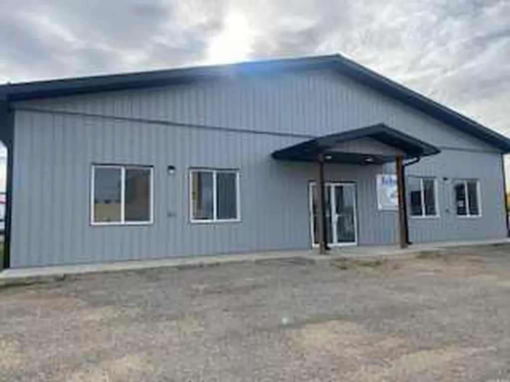 11 1st Avenue Fox Creek AB T0H 1P0