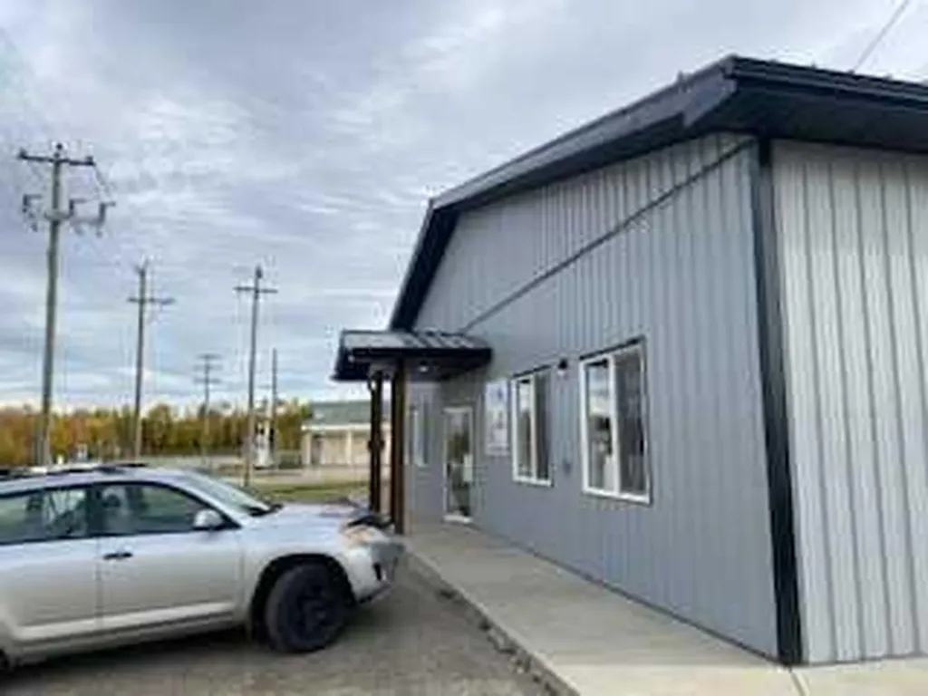 11 1st Avenue Fox Creek AB T0H 1P0