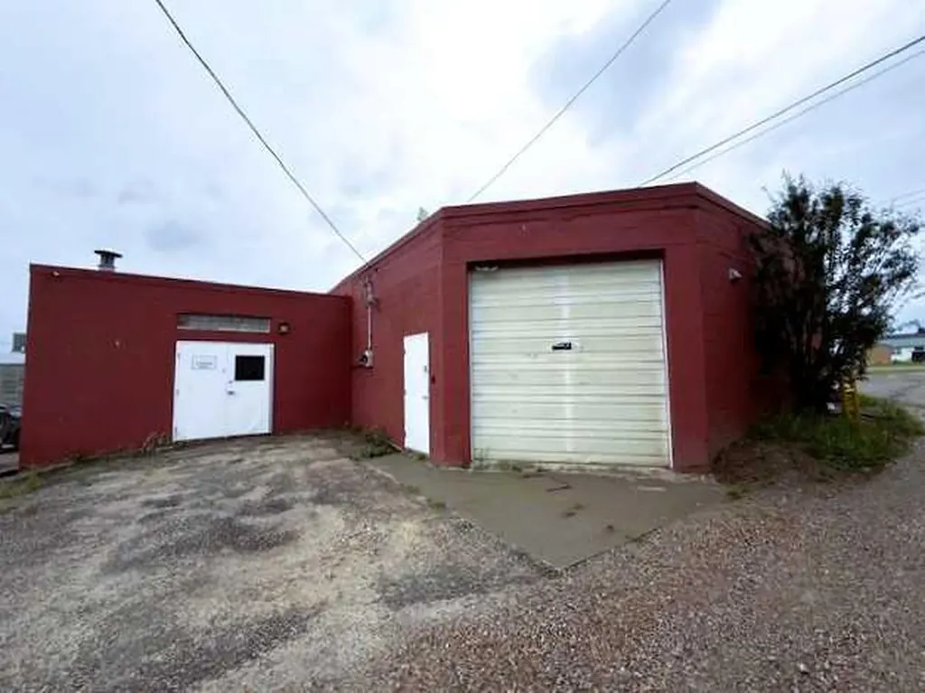 515 50 Street Edson AB T7E1T3