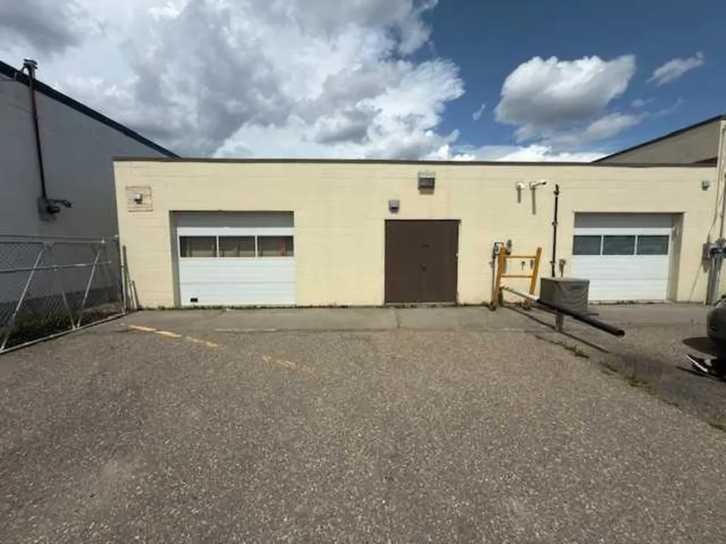 5529 3 Avenue Edson AB T7E1L6