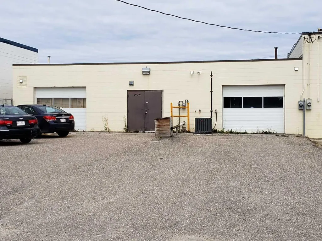 5529 3 Avenue Edson AB T7E1L6