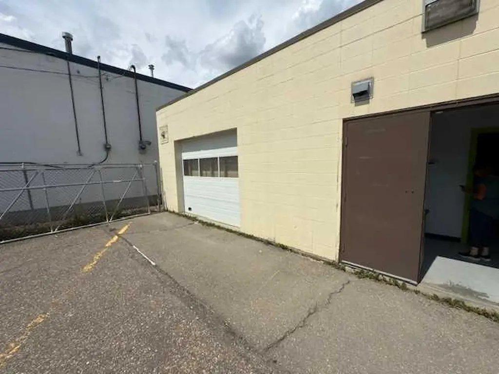 5529 3 Avenue Edson AB T7E1L6