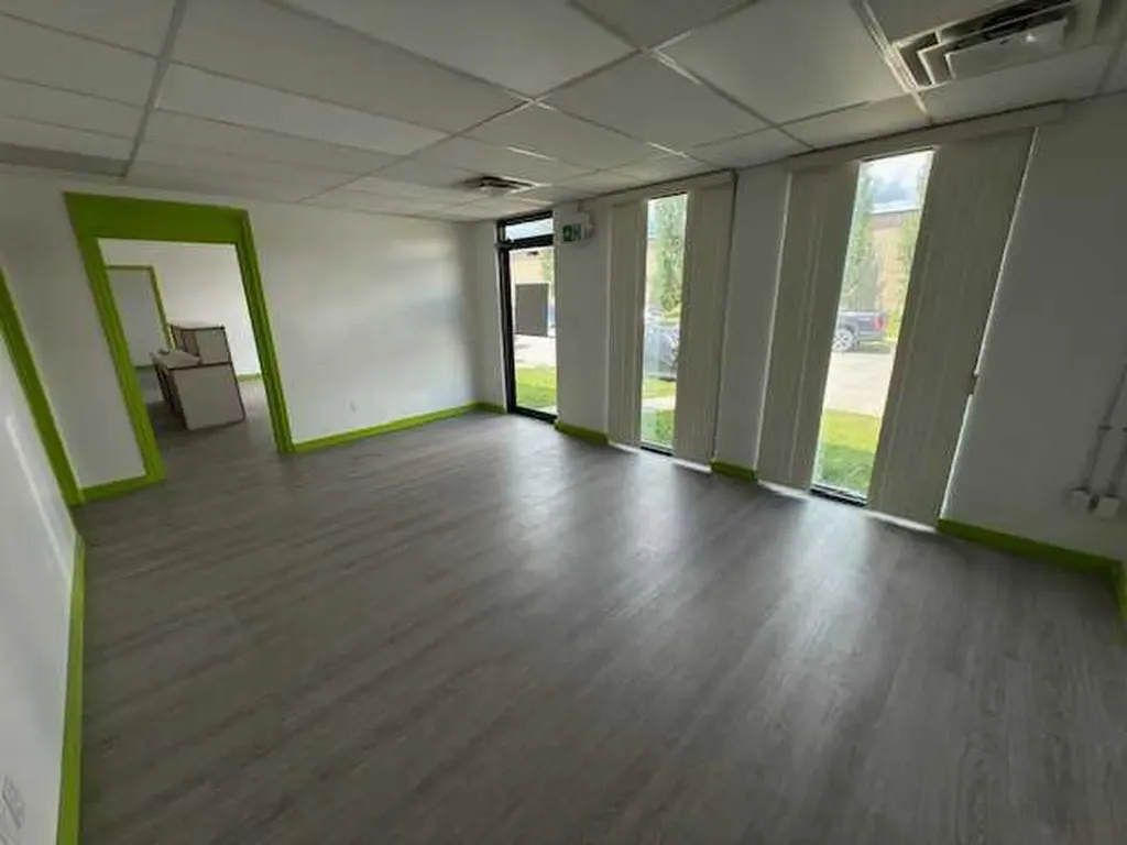 5529 3 Avenue Edson AB T7E1L6