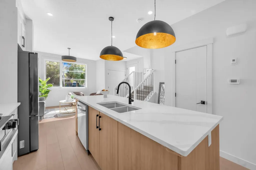 1846 24 Avenue NW Calgary AB T2M3T6