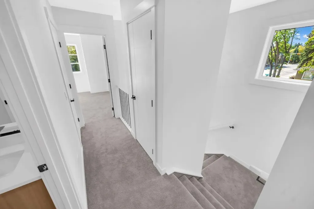 1846 24 Avenue NW Calgary AB T2M3T6