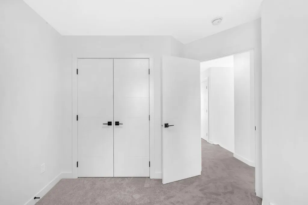 1846 24 Avenue NW Calgary AB T2M3T6