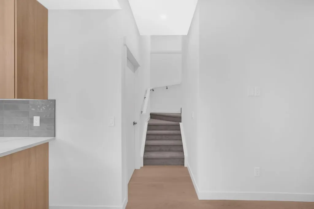 1846 24 Avenue NW Calgary AB T2M3T6
