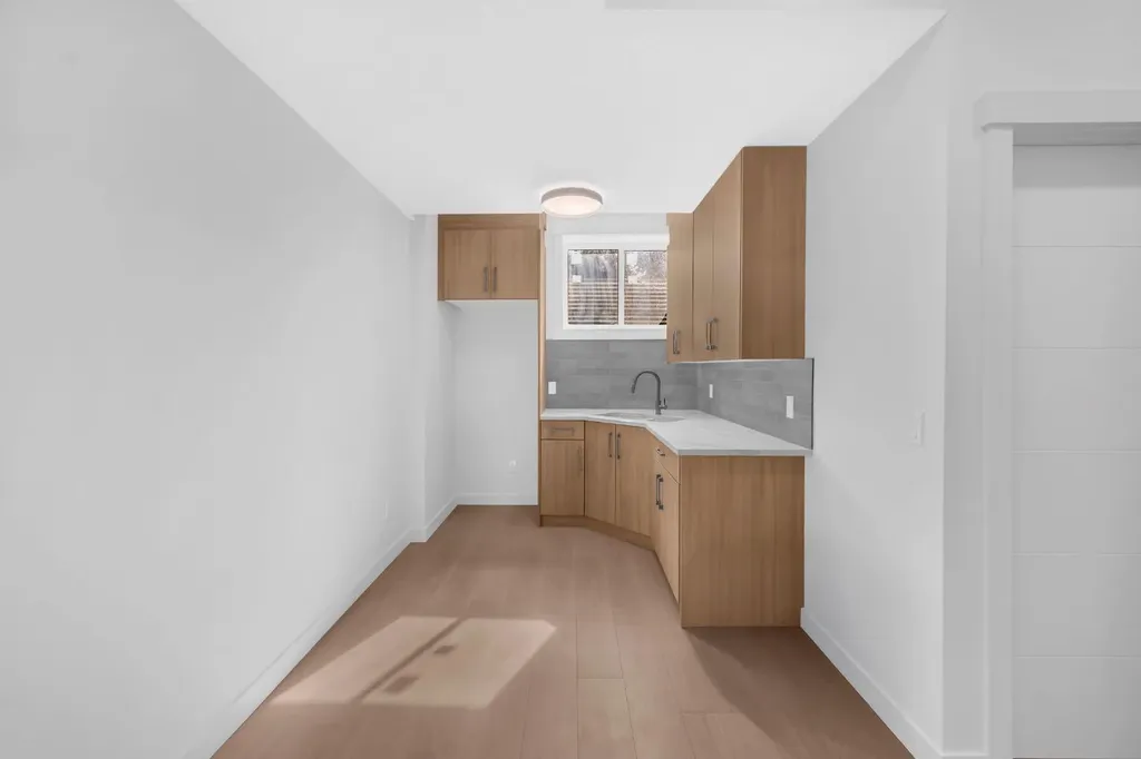 1846 24 Avenue NW Calgary AB T2M3T6