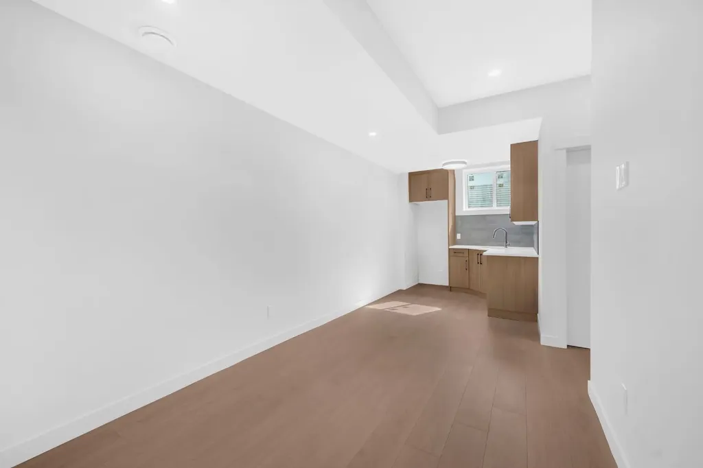 1846 24 Avenue NW Calgary AB T2M3T6