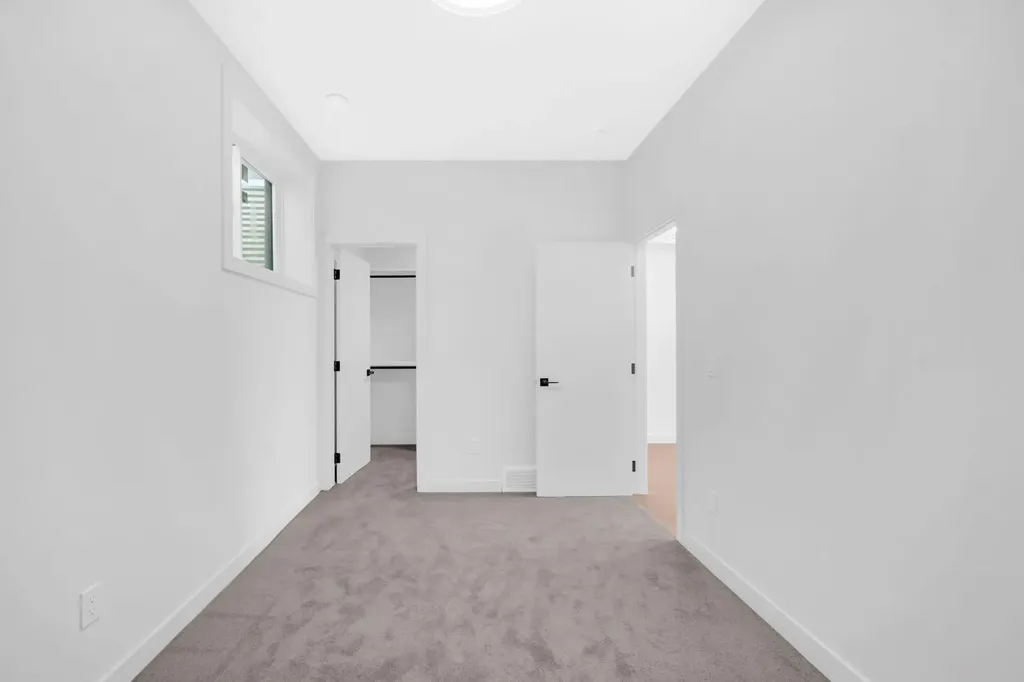 1846 24 Avenue NW Calgary AB T2M3T6