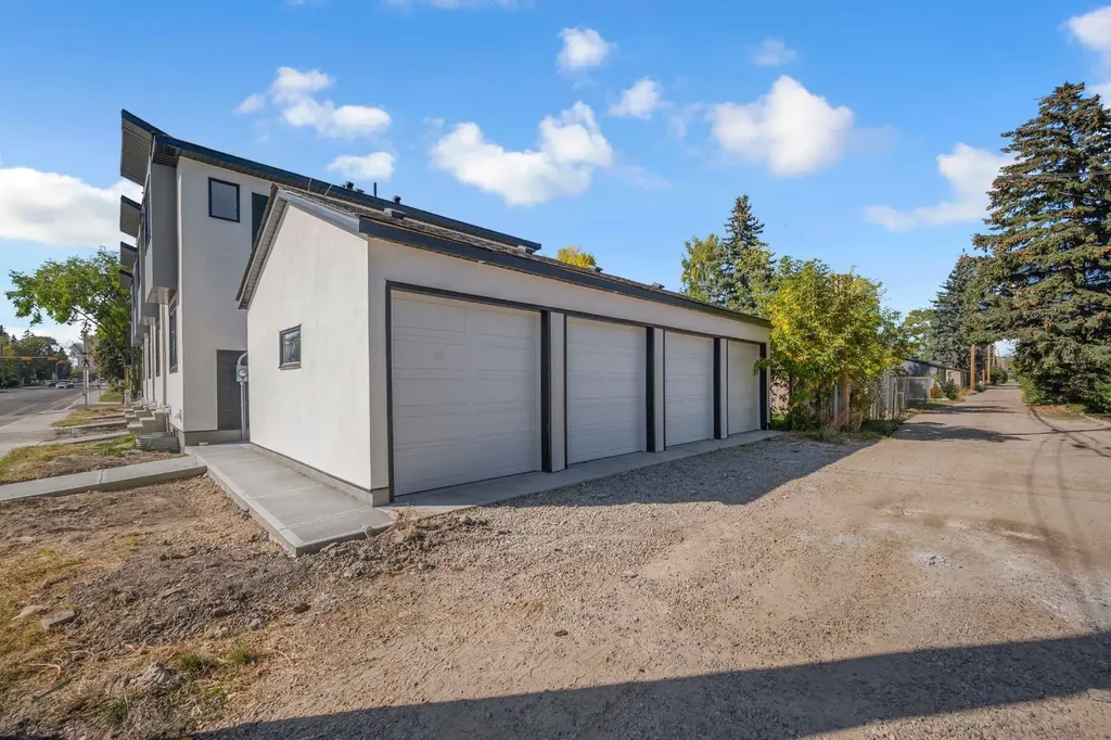 1846 24 Avenue NW Calgary AB T2M3T6