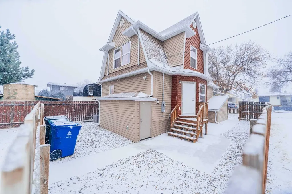 114 15 Street N Lethbridge AB T1H 2X4