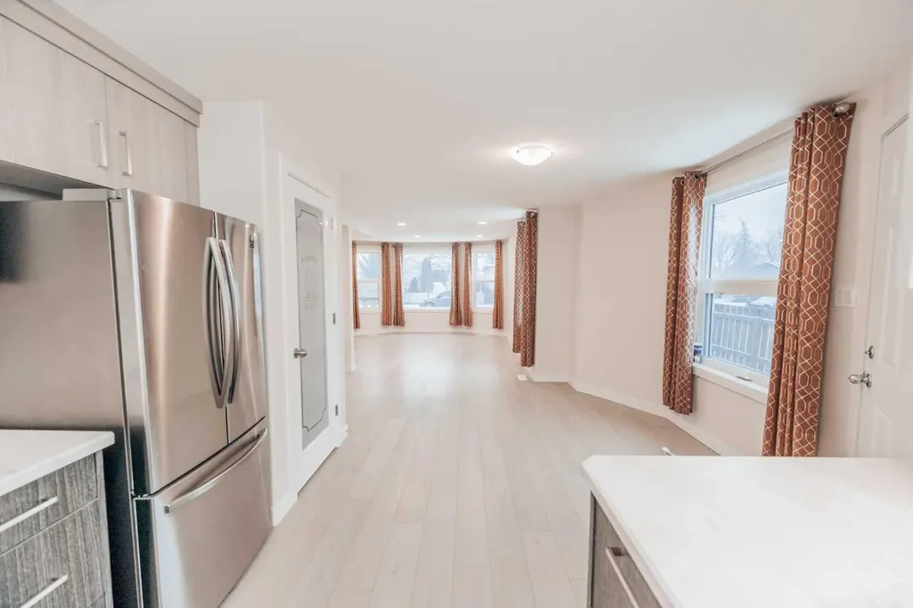 114 15 Street N Lethbridge AB T1H 2X4