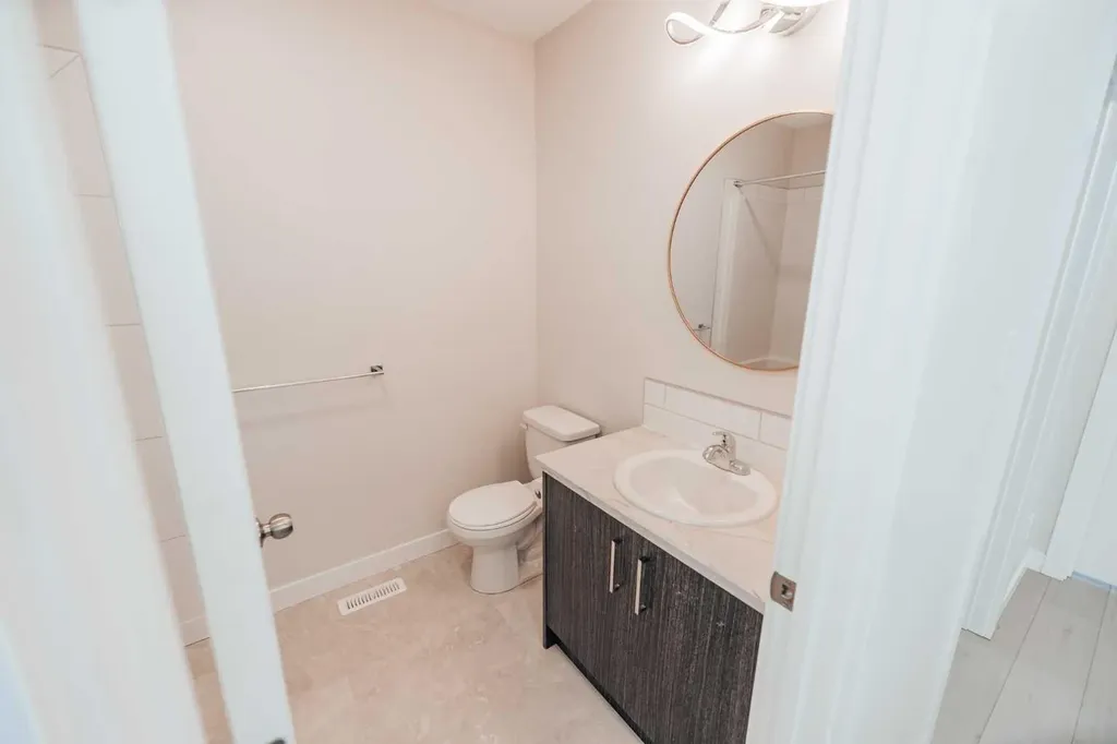 114 15 Street N Lethbridge AB T1H 2X4
