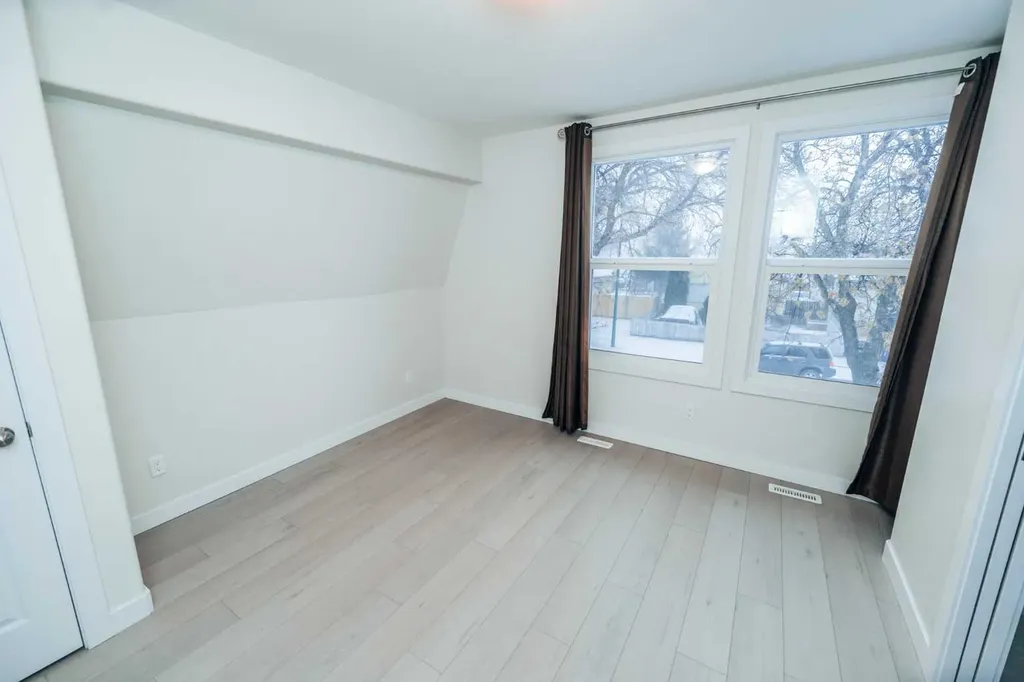 114 15 Street N Lethbridge AB T1H 2X4