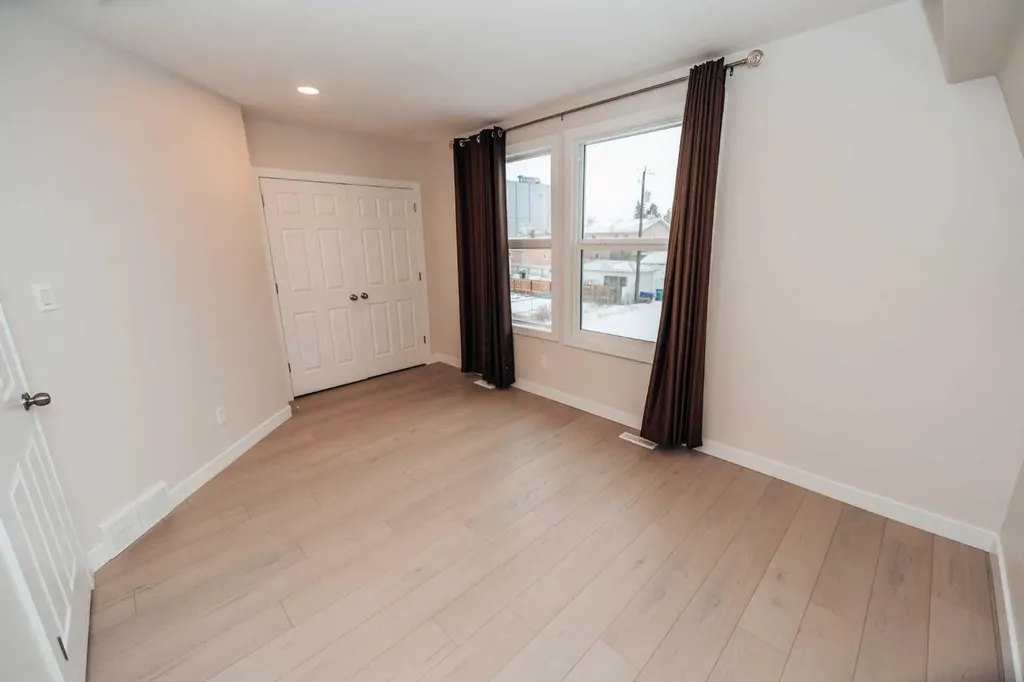 114 15 Street N Lethbridge AB T1H 2X4