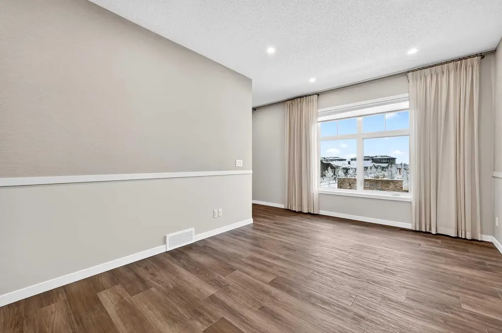 589 Mahogany Road SE Calgary AB T3M 3Y3