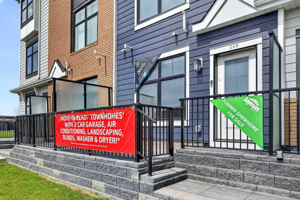 589 Mahogany Road SE Calgary AB T3M 3Y3