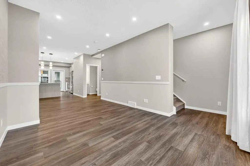 589 Mahogany Road SE Calgary AB T3M 3Y3