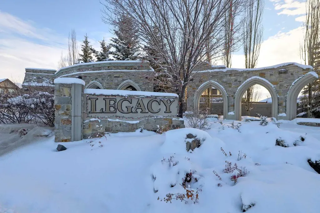 57 Legacy Forest Heights SE Calgary AB T2X 4J3