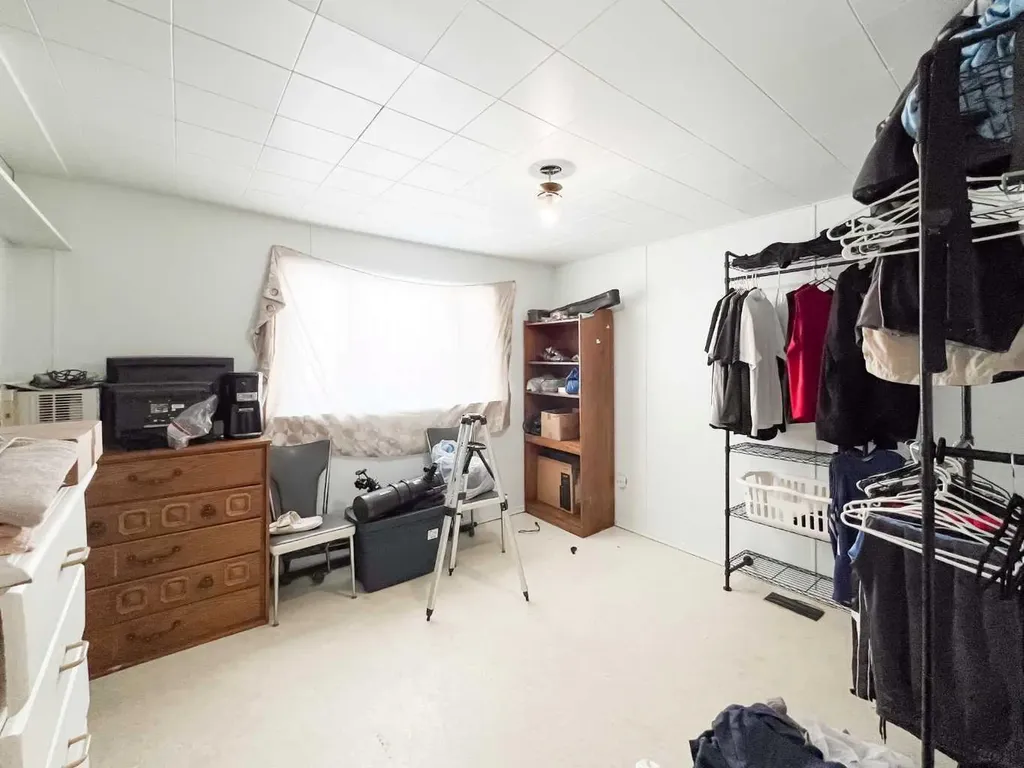 5420 Gravel Avenue Donnelly AB T0H 1G0