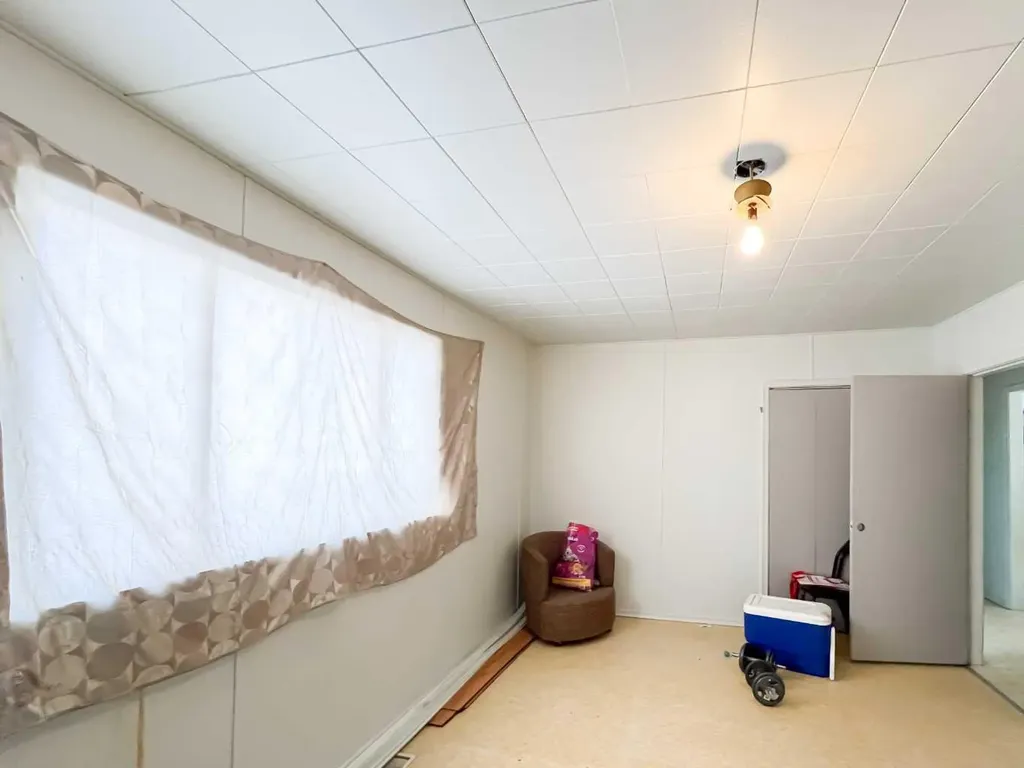 5420 Gravel Avenue Donnelly AB T0H 1G0