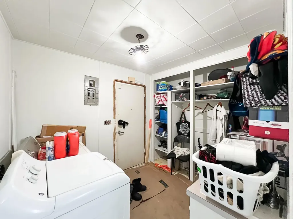 5420 Gravel Avenue Donnelly AB T0H 1G0