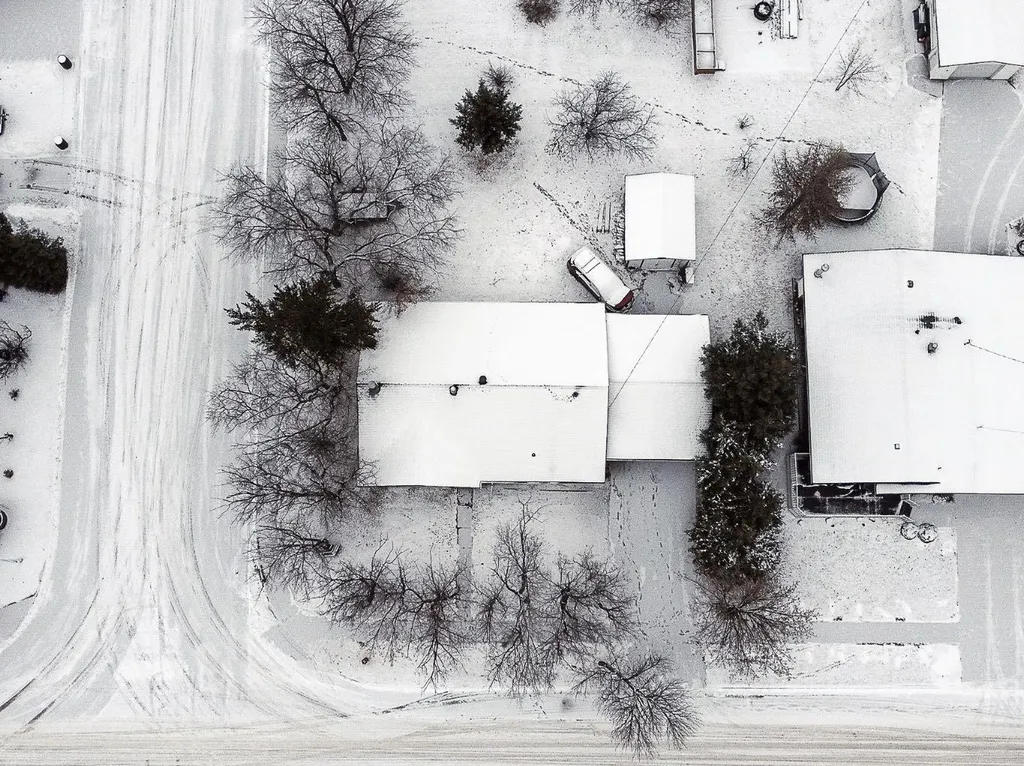 5420 Gravel Avenue Donnelly AB T0H 1G0