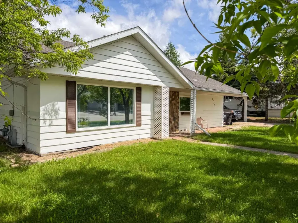 5420 Gravel Avenue Donnelly AB T0H 1G0